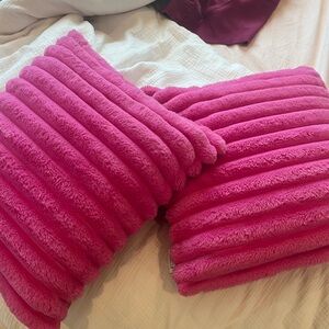 ribbed twin pillows